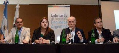 La Defensor�a busca aumentar la tarifa social