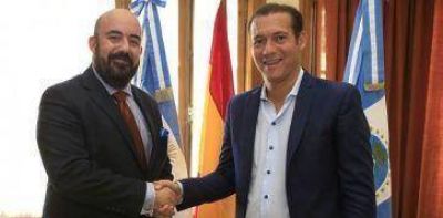 El Gobernador recibi� al C�nsul de Espa�a