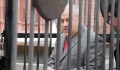El gobernador y su secretario privado usaron el avi�n oficial para irse de vacaciones  