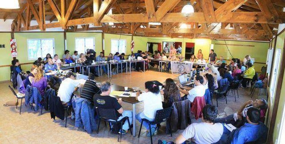 ADOSAC inform� que el Gobierno provincial suspendi� la paritaria