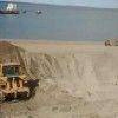 Avanza la instalaci�n de la planta de almacenamiento de granos en el puerto punta quilla