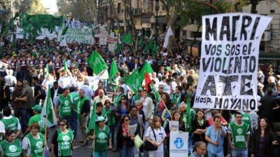 Paro de ATE: no aplicaron el protocolo antipiquete y el centro porte�o es un caos