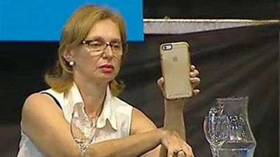 La nueva pasi�n de Beatriz de Alperovich, en el congreso del PJ