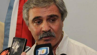 El Gobierno provincial formaliz� a los docentes su oferta de 25% de aumento anual