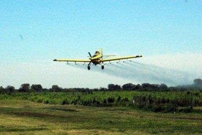  Se llev� a cabo un operativo de fumigaci�n a�rea, que contin�a hasta el fin de semana