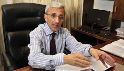 Investigan desv�os de fondos que no llegan a bomberos