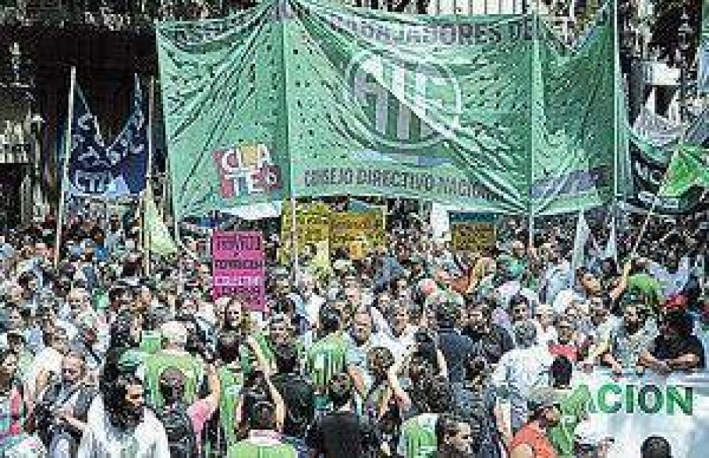 ATE y las CTA concretaron el primer paro nacional contra la gesti�n de Cambiemos