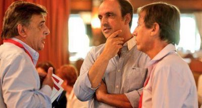 Cumbre II: UCR debati� su rol en Gobierno y desliz� reclamos