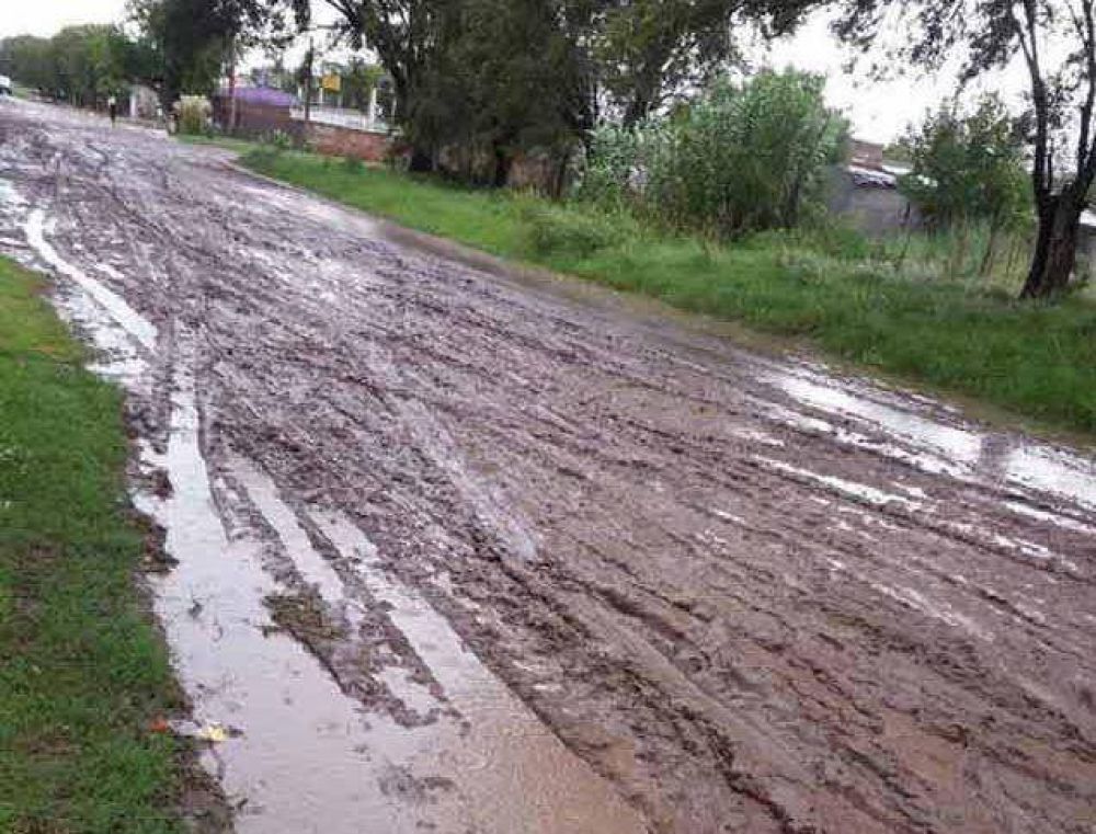 Piden al municipio que arregle calles de tierra