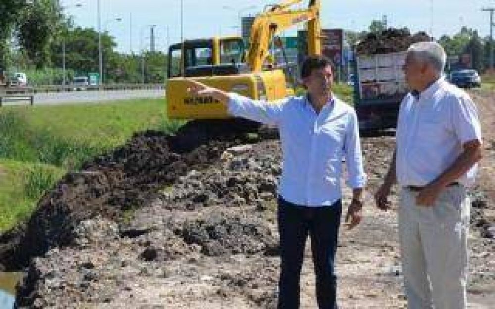 Posse visit� las obras del nuevo reservorio en el bajo Boulogne