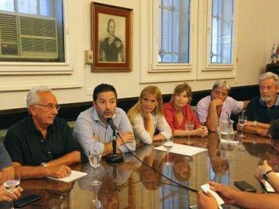 Men�ndez: �La unidad supera al conflicto�