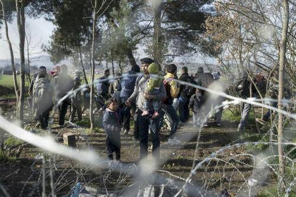 El cierre de fronteras amenaza con convertir a Grecia en un gran campamento de refugiados