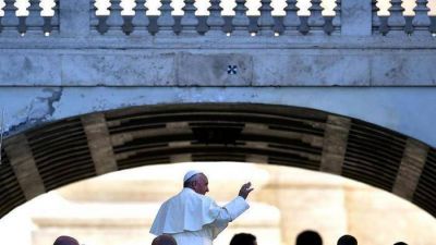 El Papa: Isa�as no era comunista, advert�a sobre la avidez