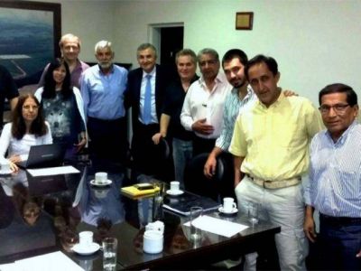 MORALES CONFIRMA PROCESO DE CAMBIO EN AGUA POTABLE Y SANEAMIENTO