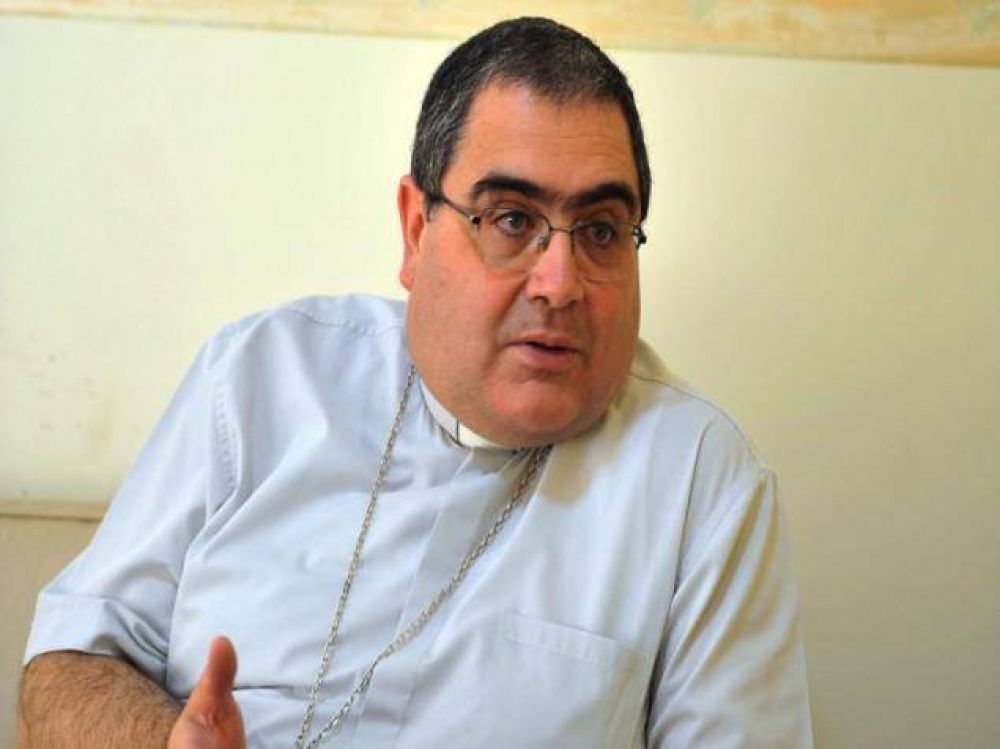 Mons. Buenanueva: “No hay una política católica, tal vez un modo cristiano de vivir la política”