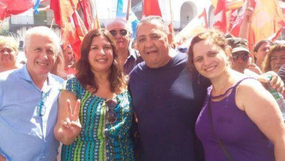 Peronismo anti Macri: con un pie en el Congreso del PJ y con el otro en el paro de ATE