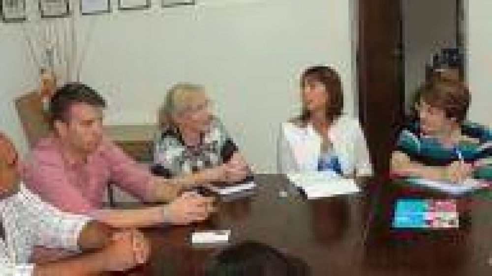 La Plata: Funcionarios comunales se reunieron con la Federaci�n de Instituciones