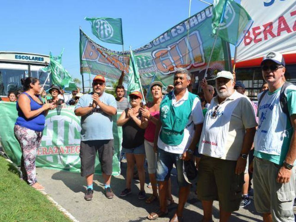 Contundente paro y movilizaci�n de trabajadores de ATE