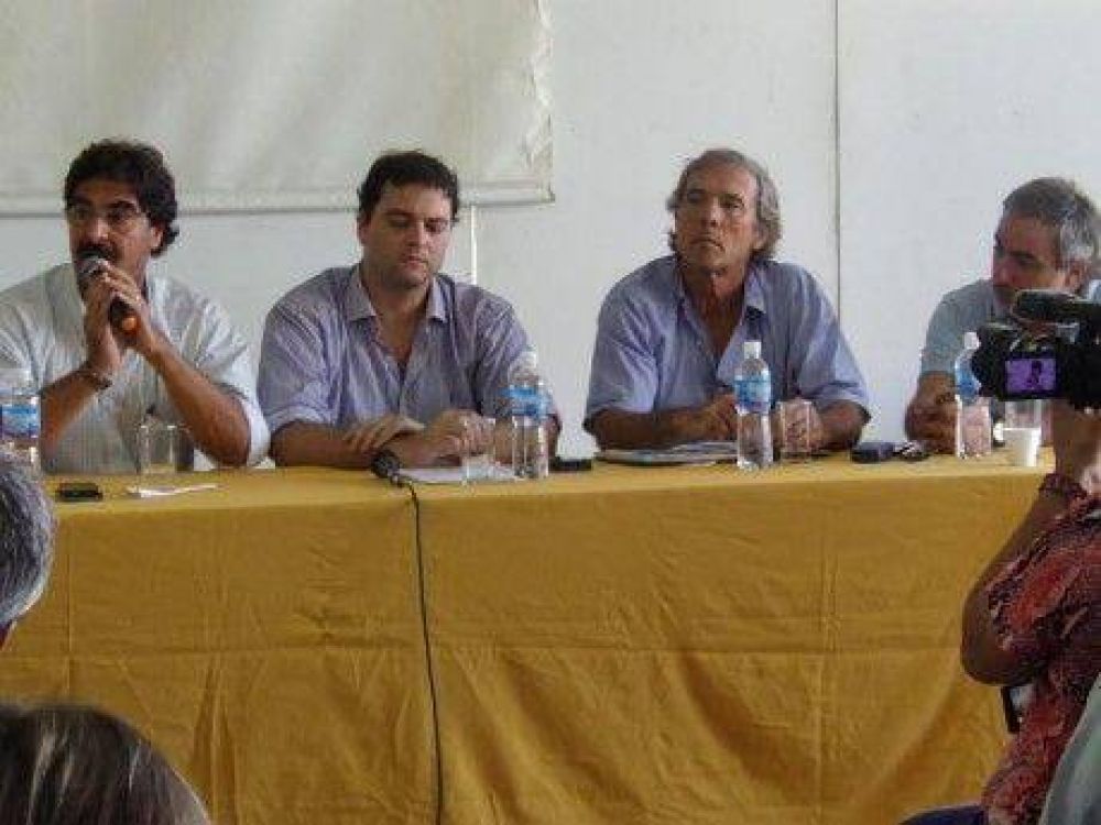 Vi�as de Urquiza: �el 2016 va ser muy complicado para la producci�n lechera�