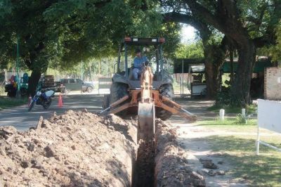 La obra de agua corriente en Adelina Este super� el 60% de ejecuci�n