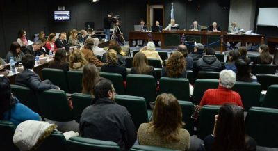 Perpetua a nueve represores