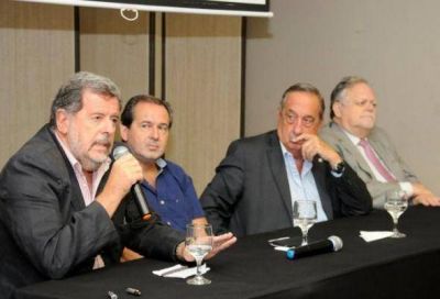 El Ministro de Producci�n Ciencia y Tecnolog�a de la provincia y el Intendente encabezaron la apertura del Encuentro de Agencias de Desarrollo