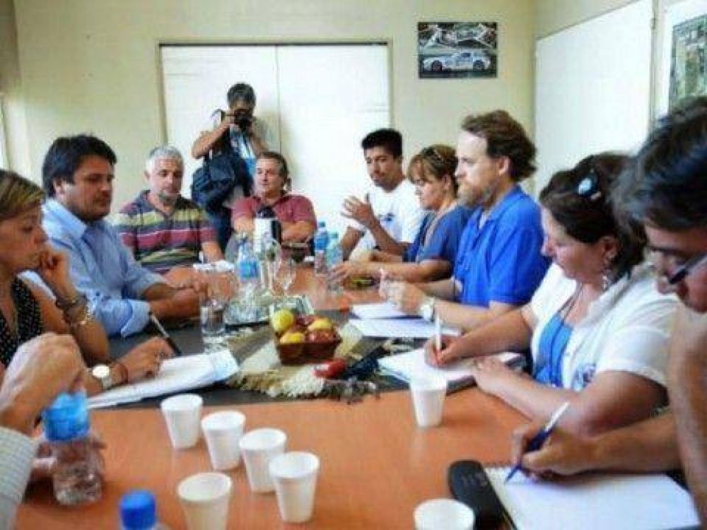 Sin acuerdo con maestros, aunque m�s cerca