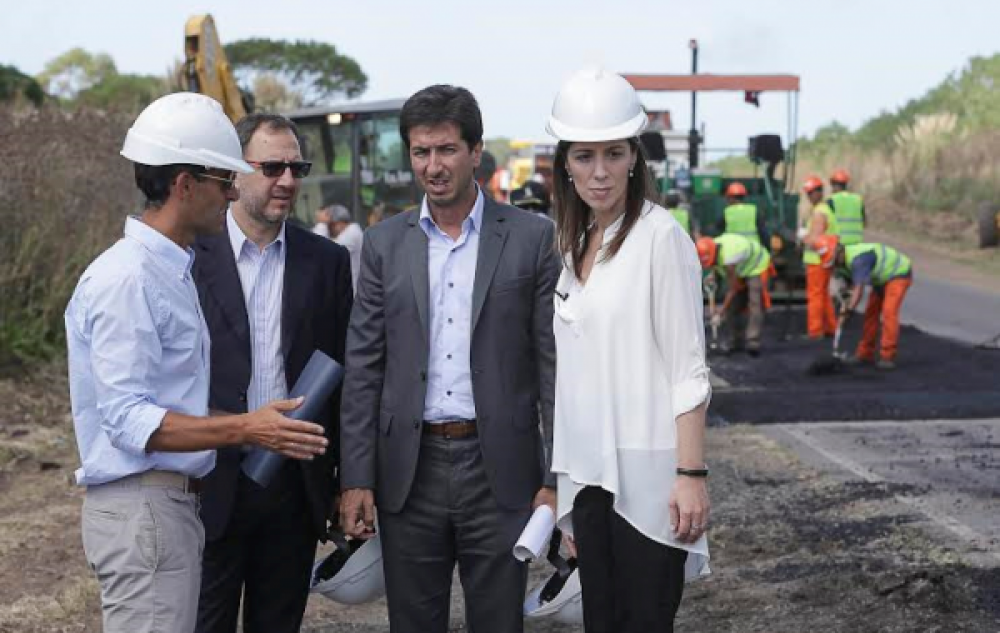 MAR�A EUGENIA VIDAL SUPERVIS� OBRAS DE BACHEO Y REPAVIMENTACION DE LA RUTA MAR DEL PLATA-NECOCHEA