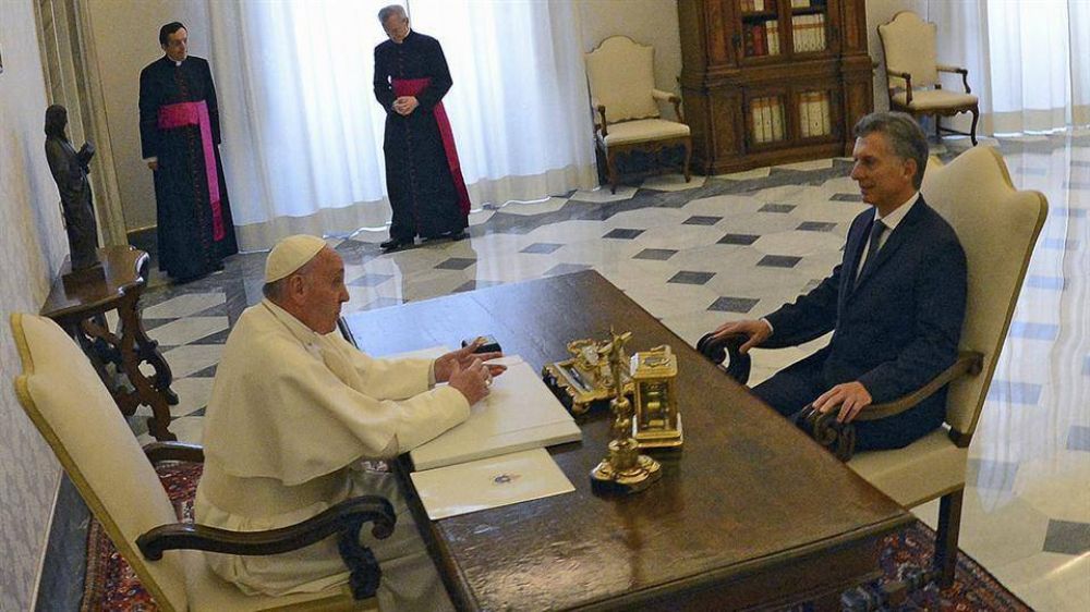 Mauricio Macri invitó a Francisco a la Argentina: el Papa dijo que este año no podrá pero que viajará 