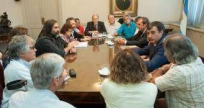 Docentes volvieron a rechazar la propuesta del gobierno