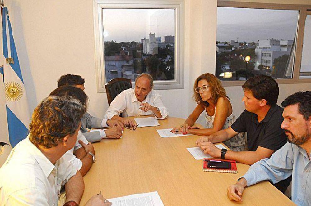 Piden controlar los olores de las harineras del Puerto