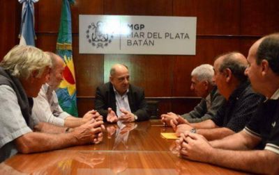 Taxistas preocupados por el desastroso estado de las calles y el transporte ilegal