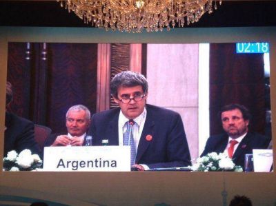 En Shanghai, Prat Gay afirm� que busca insertar a la Argentina en el mercado mundial