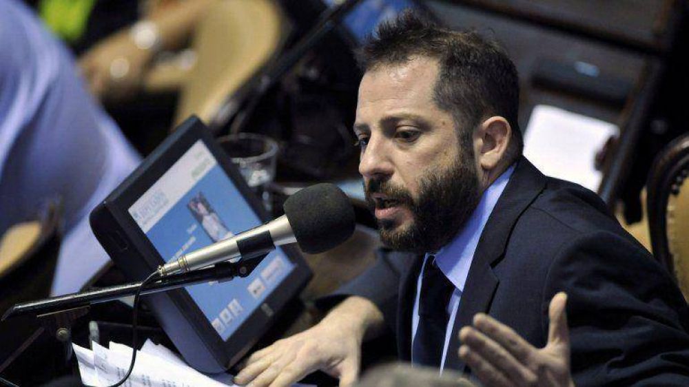 Desplazaron a Jos� Ottavis de la conducci�n del bloque del FpV de diputados bonaerenses