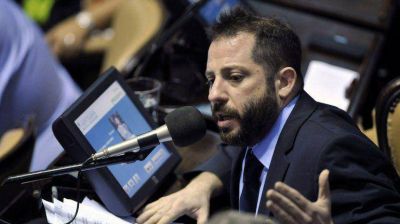 Desplazaron a Jos� Ottavis de la conducci�n del bloque del FpV de diputados bonaerenses