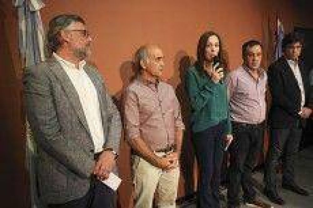 Vidal aclar� que el paro de estatales s�lo afectar� a algunas escuelas