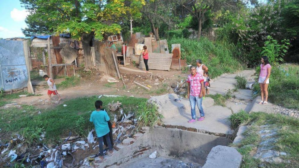 El reino del desamparo se llama villa El Milagro