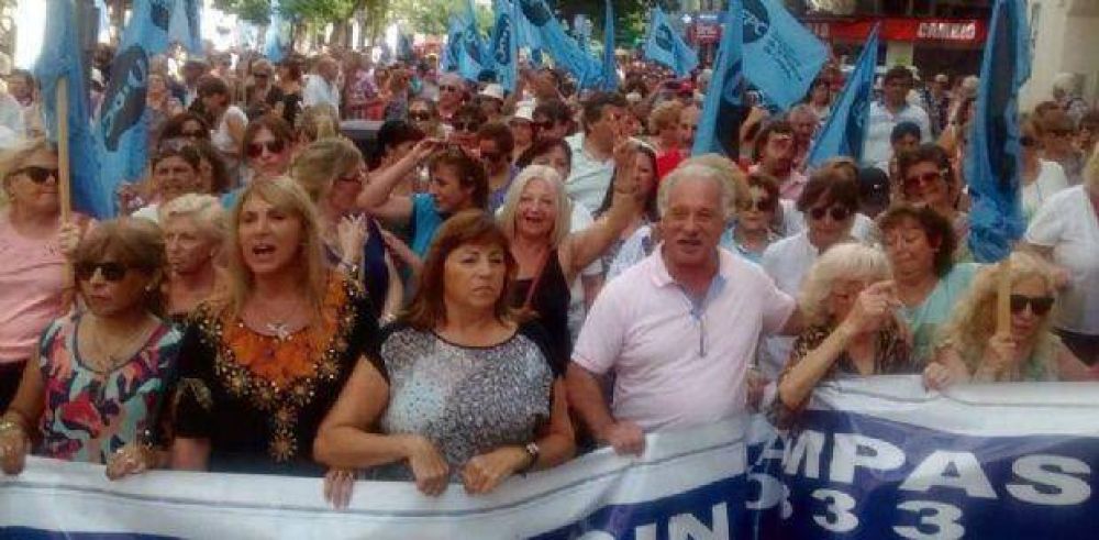 Sin clases: Paro y movilizaci�n en C�rdoba