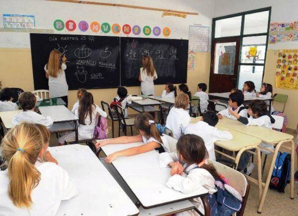 Ciento veinte mil chicos inician las clases en toda la provincia