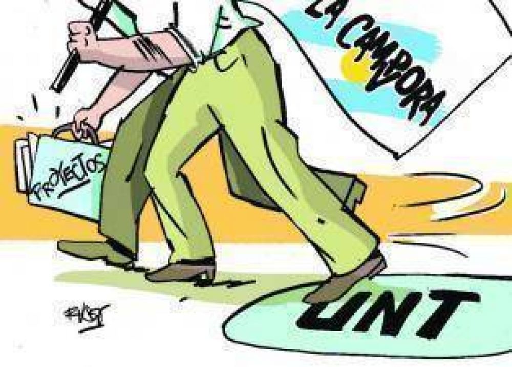 Se repliega La C�mpora en el gabinete de la UNT