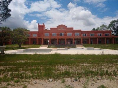 Howard Johnson abrir� sus puertas a un nuevo turismo en Chascom�s: �La gente que va a estar alojada ac�, va a salir a recorrer la ciudad y va a salir a consumir en la ciudad�