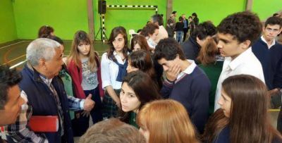 Vuelta a clases: Salazar inaugurar� el ciclo lectivo la semana que viene, en Secundaria