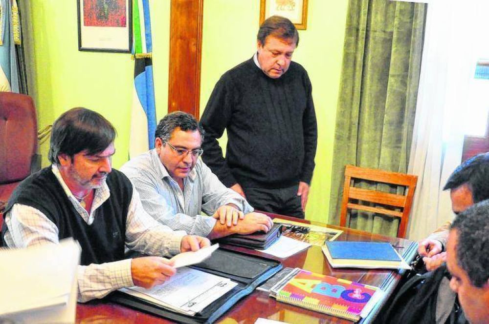 Vuelta a clases para 136.000 chicos rionegrinos, con docentes listos pero con 1.700 porteros de paro