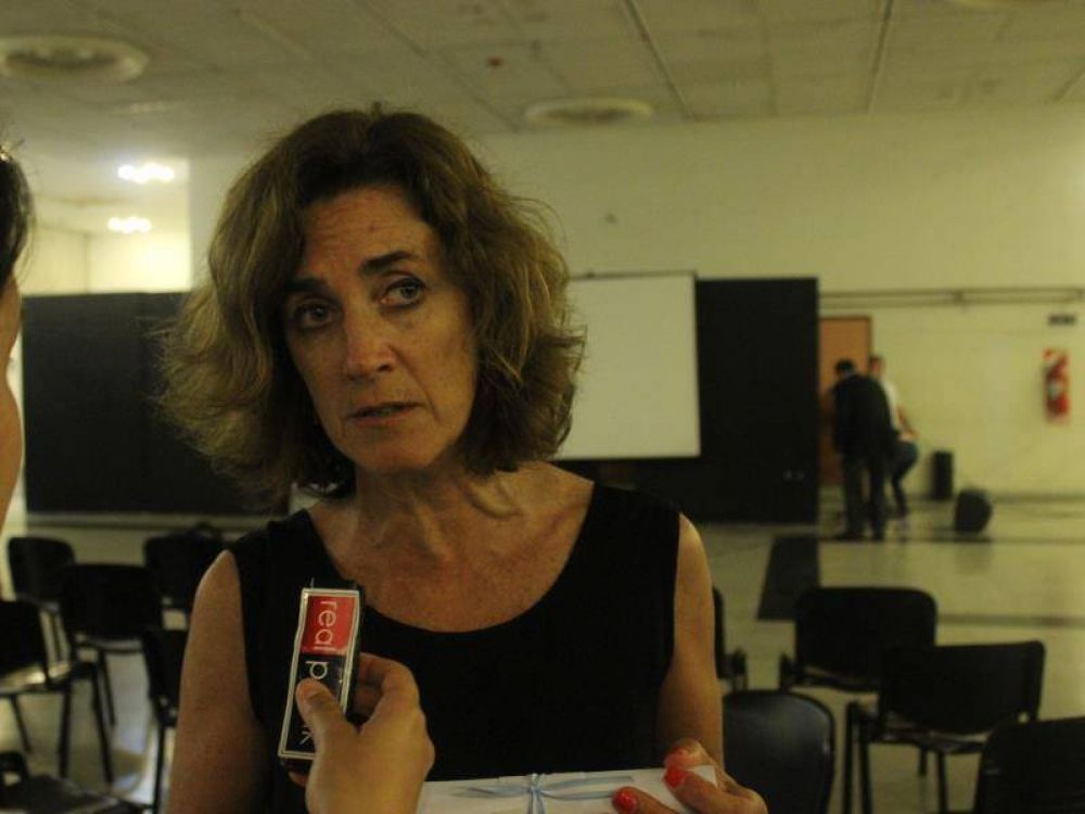 Alejandra Mart�nez: �Los aumentos de luz tendr�n como consecuencia la p�rdida de puestos de trabajo�