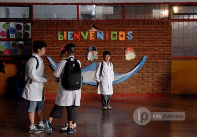 Los alumnos vuelven a clases: ATE ratific� el paro de auxiliares