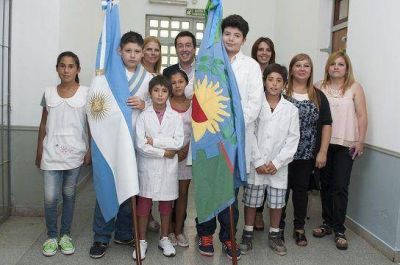 Nardini encabez� el inicio de clases en escuela primaria de Tortuguitas