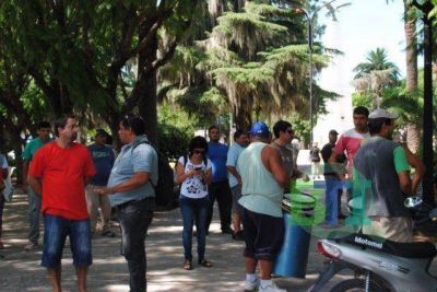 Reclamaron por los 10 despidos en la municipalidad