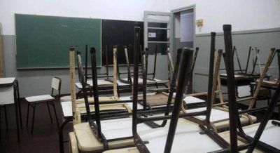 Algunas escuelas no arrancaron las clases por paro de auxiliares