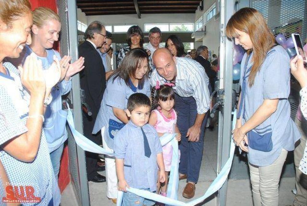Molina abri� el ciclo lectivo con la inauguraci�n de un Jard�n de Infantes en Iapi