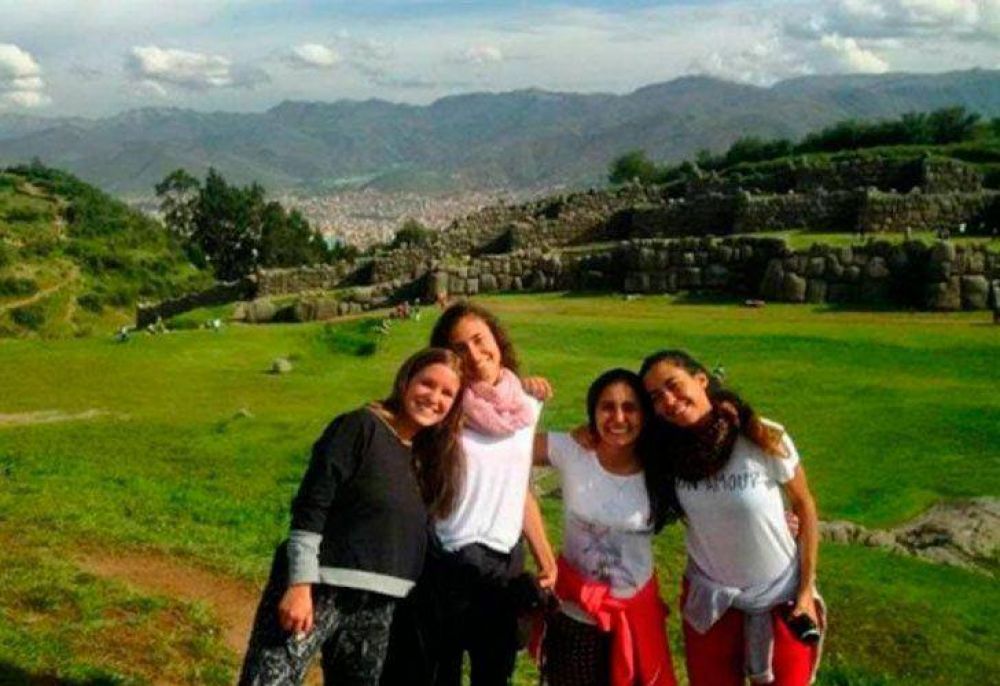 Piden a Macri que un equipo forense argentino investigue la muerte de las turistas